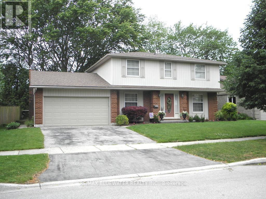 44 SPENCER CRESCENT
