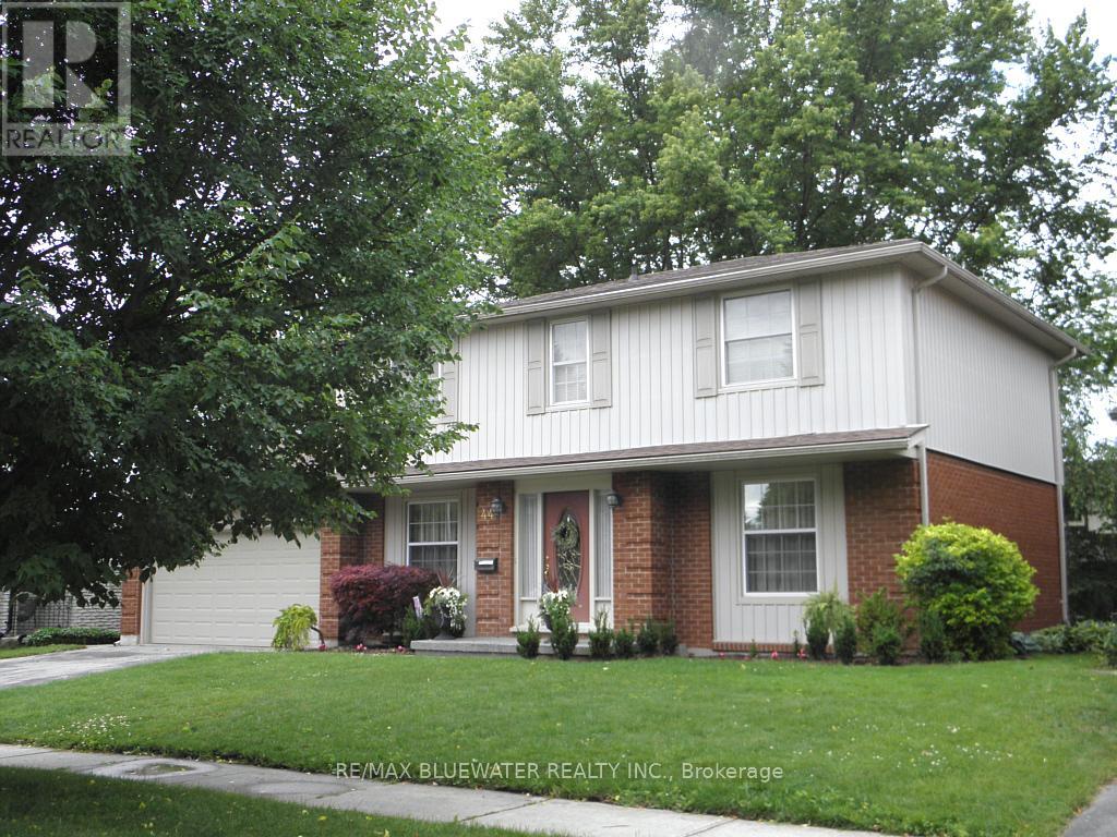 44 SPENCER CRESCENT
