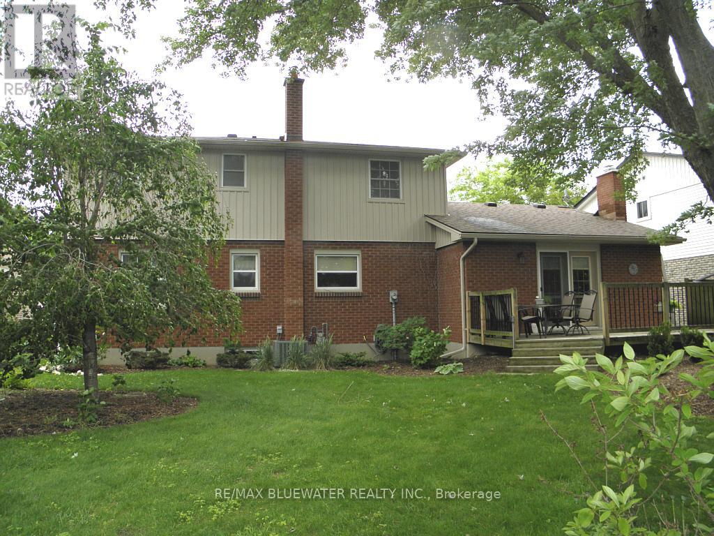 44 SPENCER CRESCENT