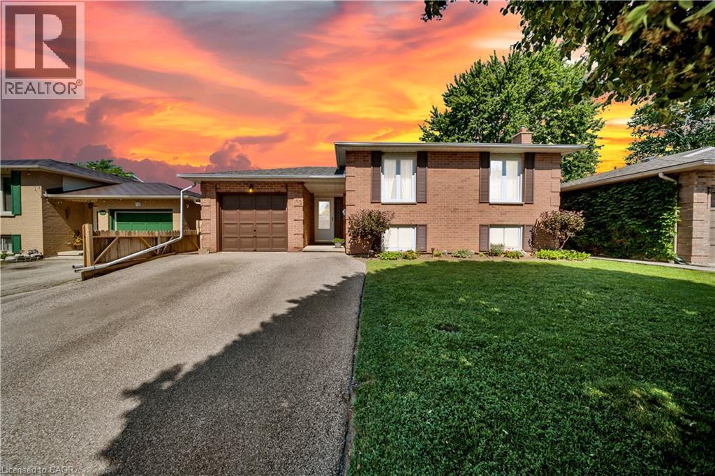 43 HOBART Crescent