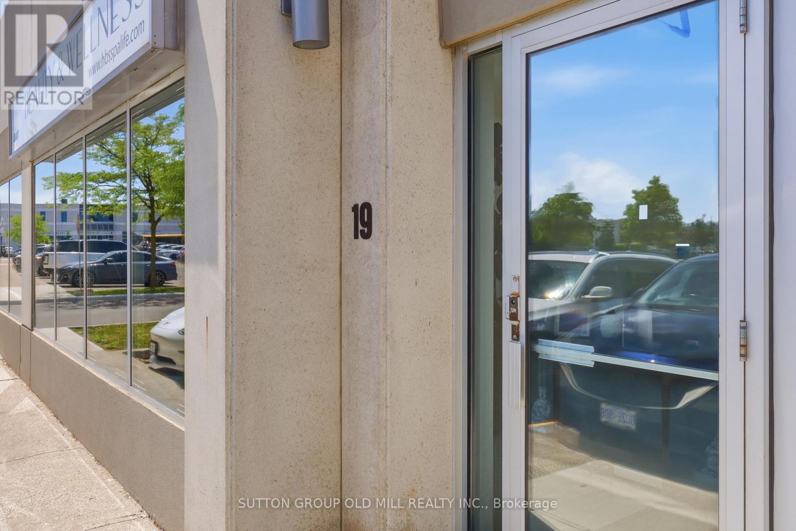 19 - SUITE - 8611 WESTON ROAD
