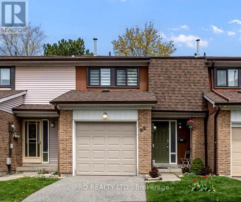 20 - 260 AVENUE ROAD Richmond Hill (North Richvale) ON L4C5G6