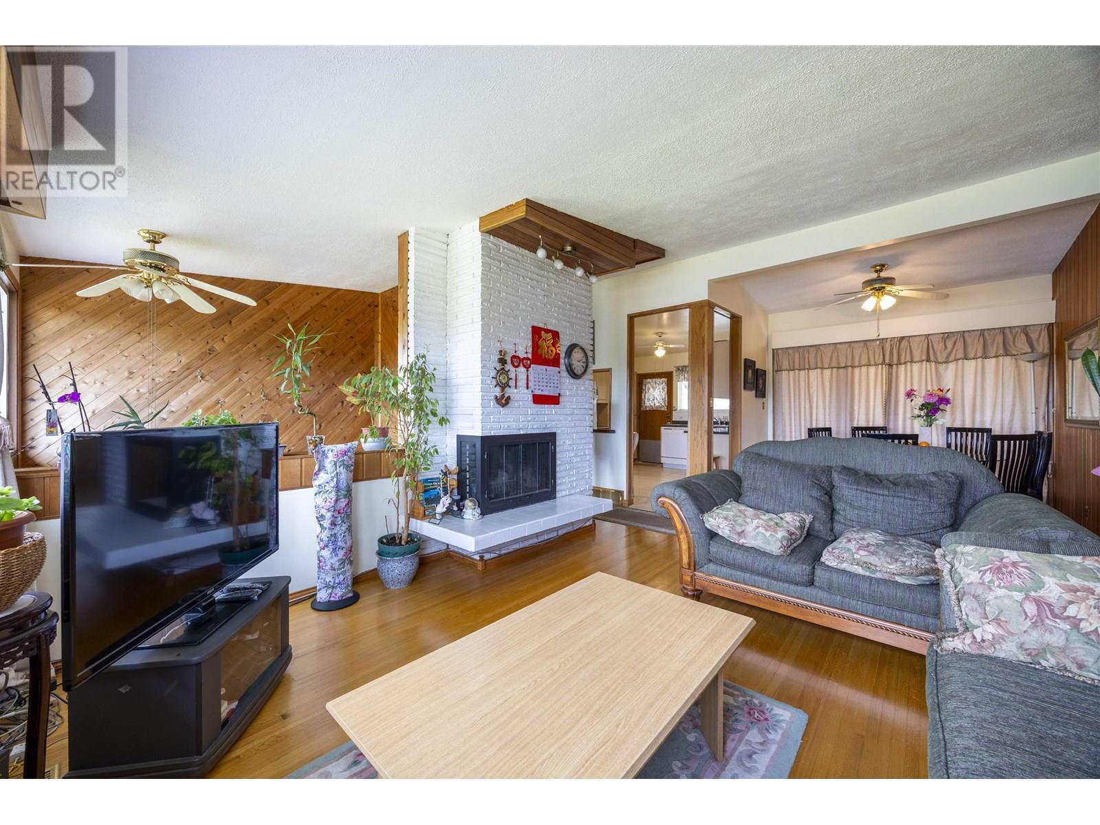 4646 CHARLOTTE COURT