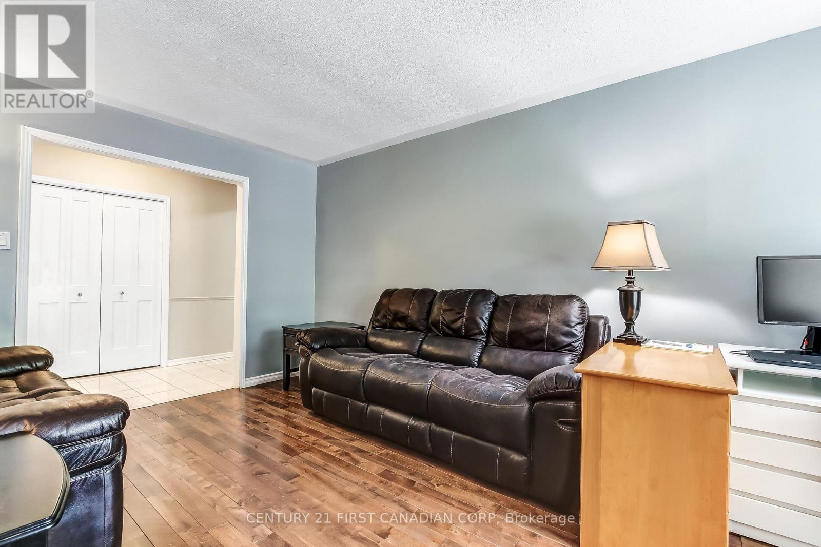 74 WINDING WAY CRESCENT
