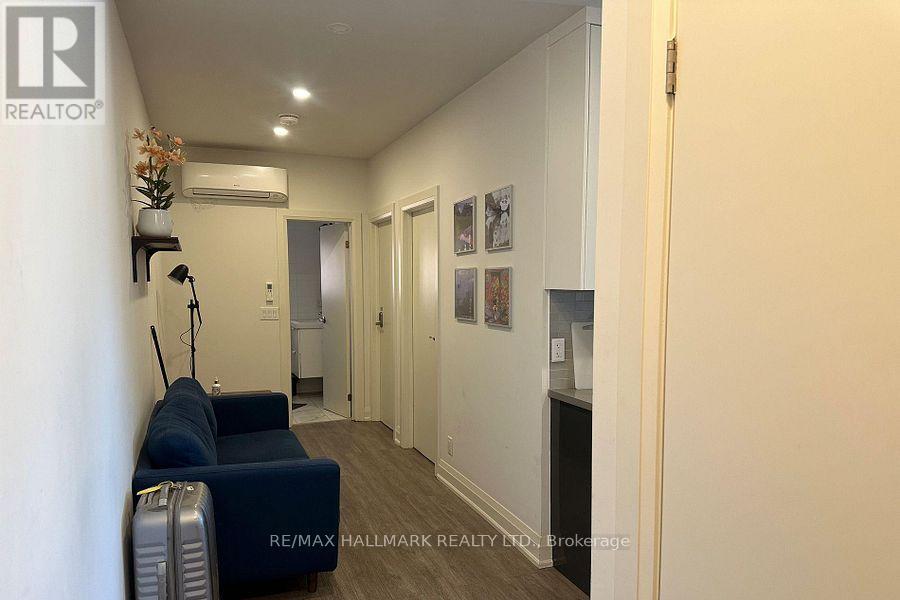 11 - 595 ST CLAIR AVENUE W