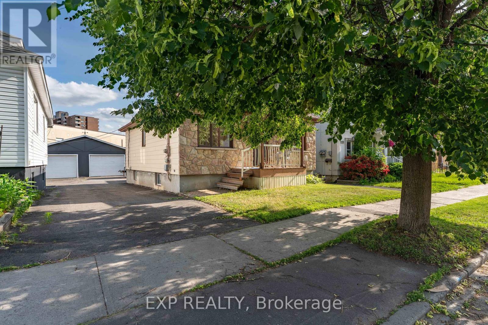 318 MONTFORT STREET