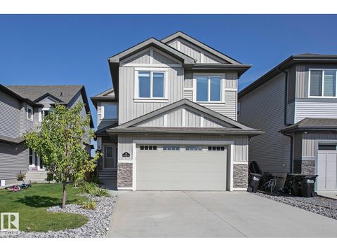 49 SUMMERSTONE LN Sherwood Park AB T8H0Y4