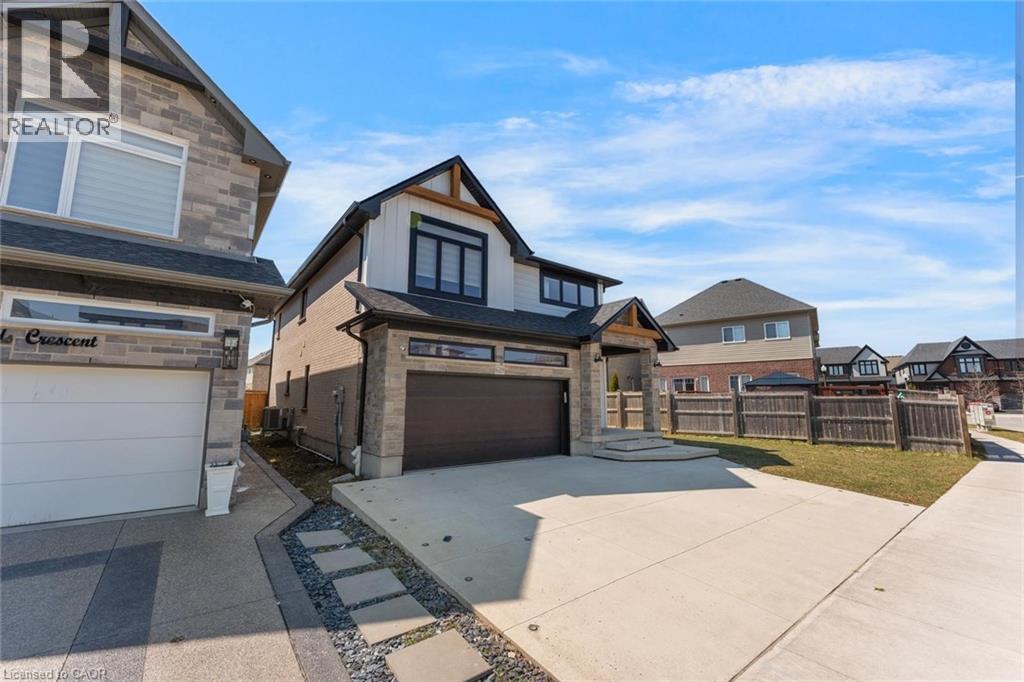 629 DOONWOODS Crescent