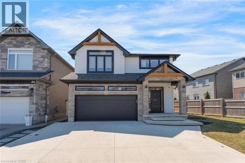 629 DOONWOODS Crescent Kitchener ON N2P0E6