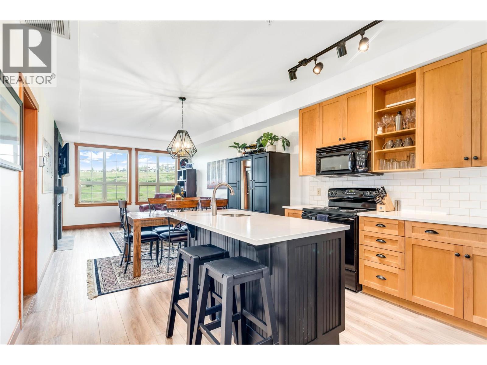 105 Village Centre Court Unit# 323