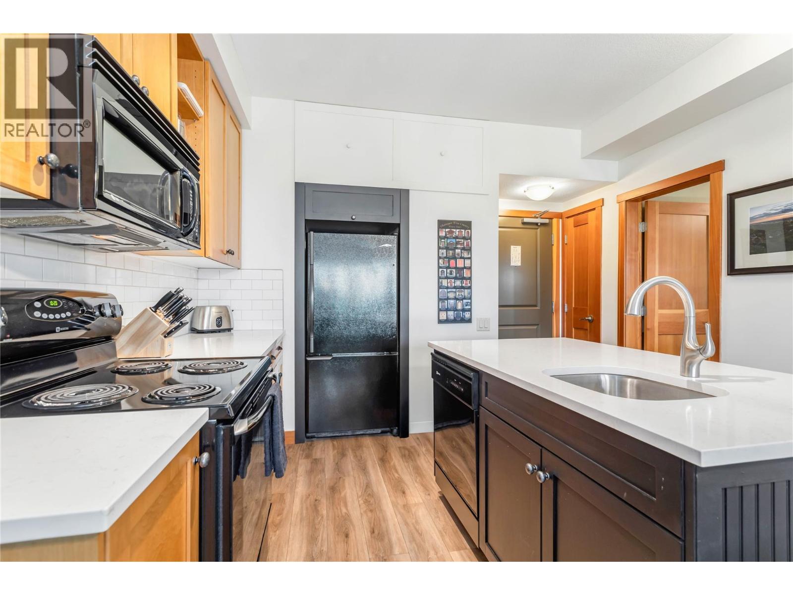 105 Village Centre Court Unit# 323