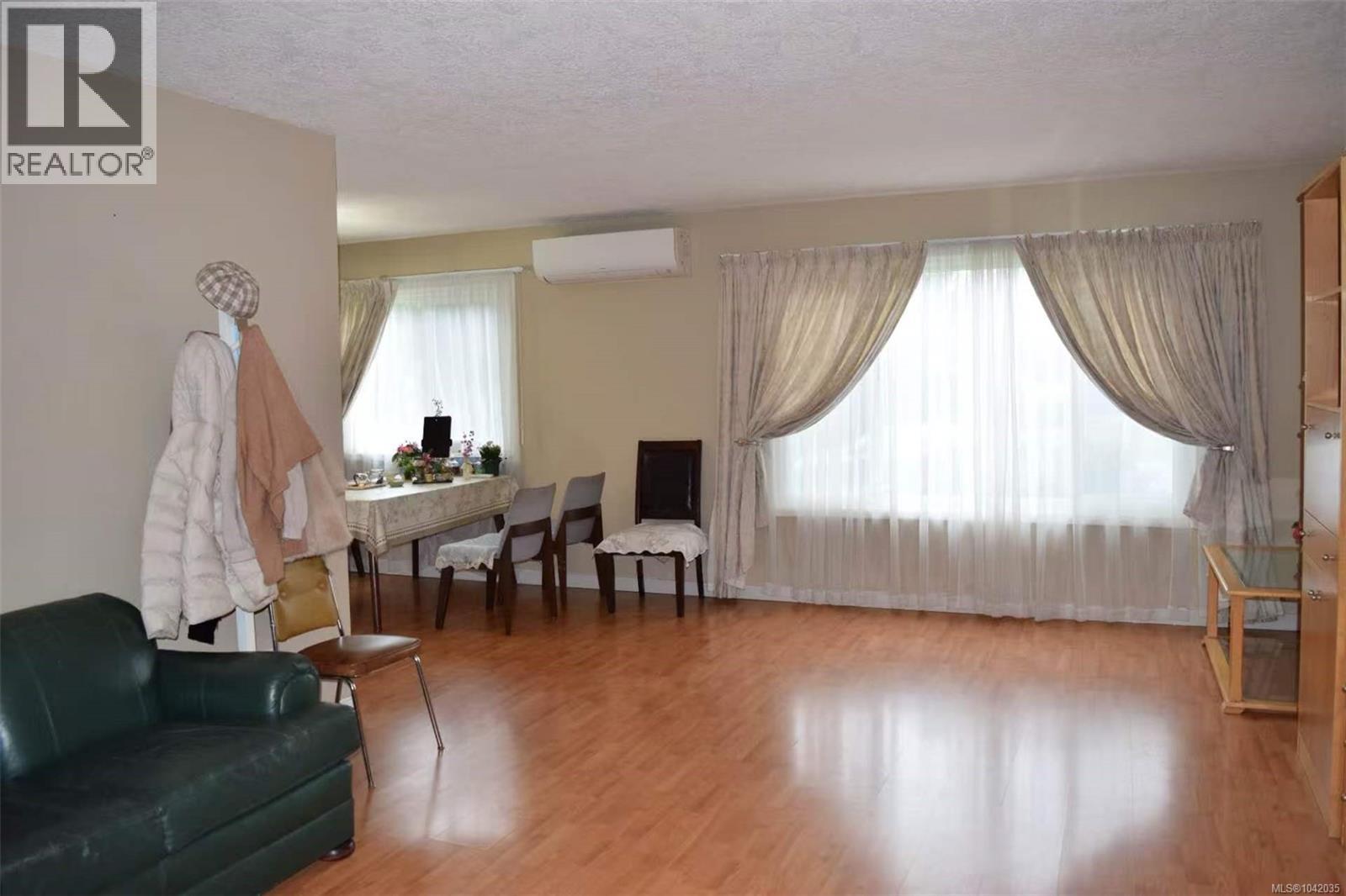 4091 Dawnview Cres