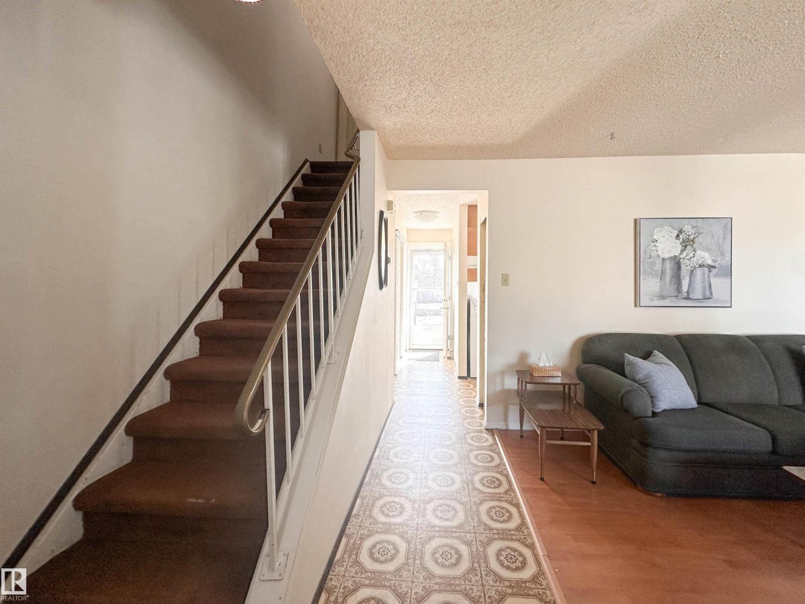 1 FOREST DR
