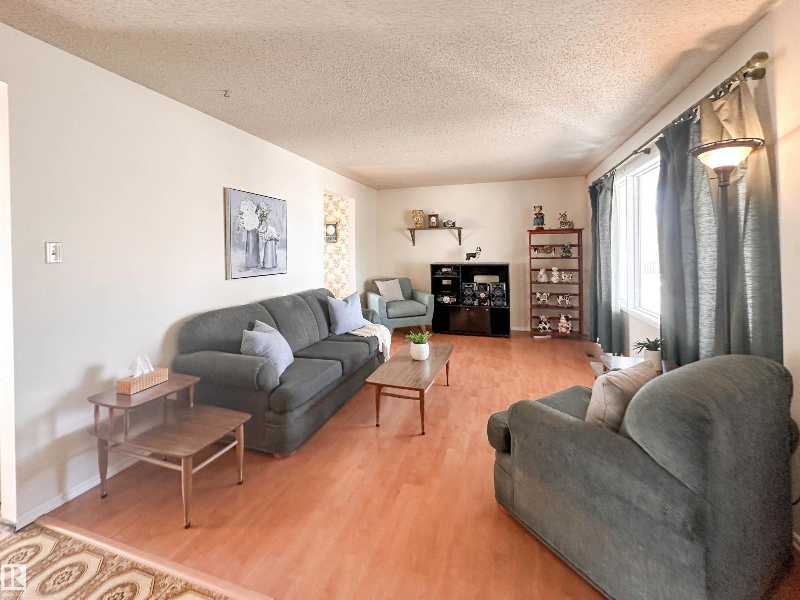 1 FOREST DR