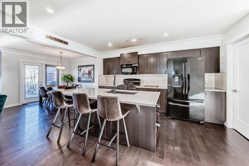 786 River Heights Crescent