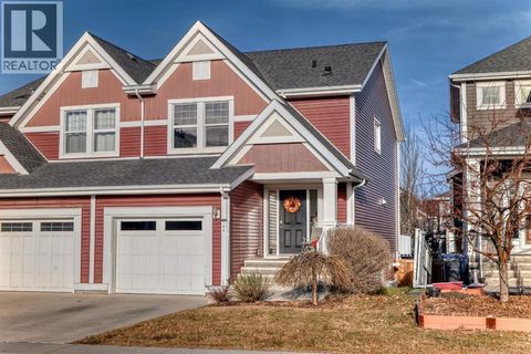 786 River Heights Crescent Cochrane AB T4C0J4