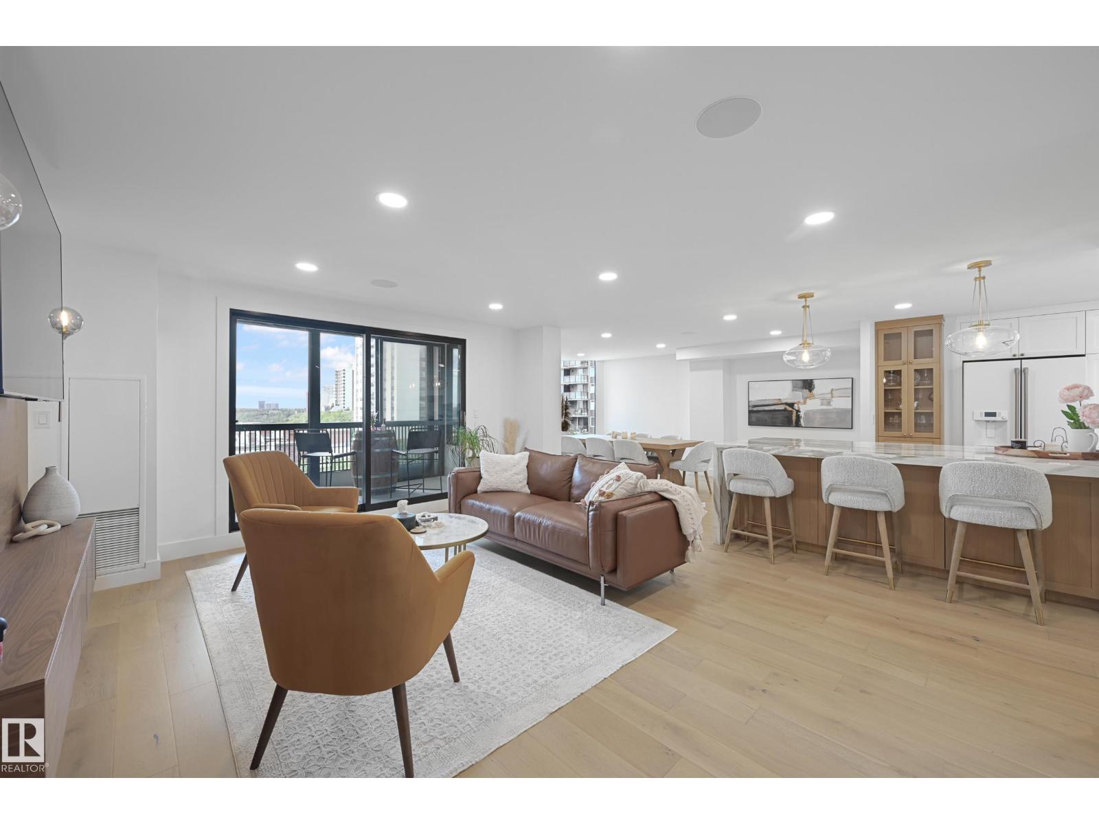 #701 11503 100 AV NW