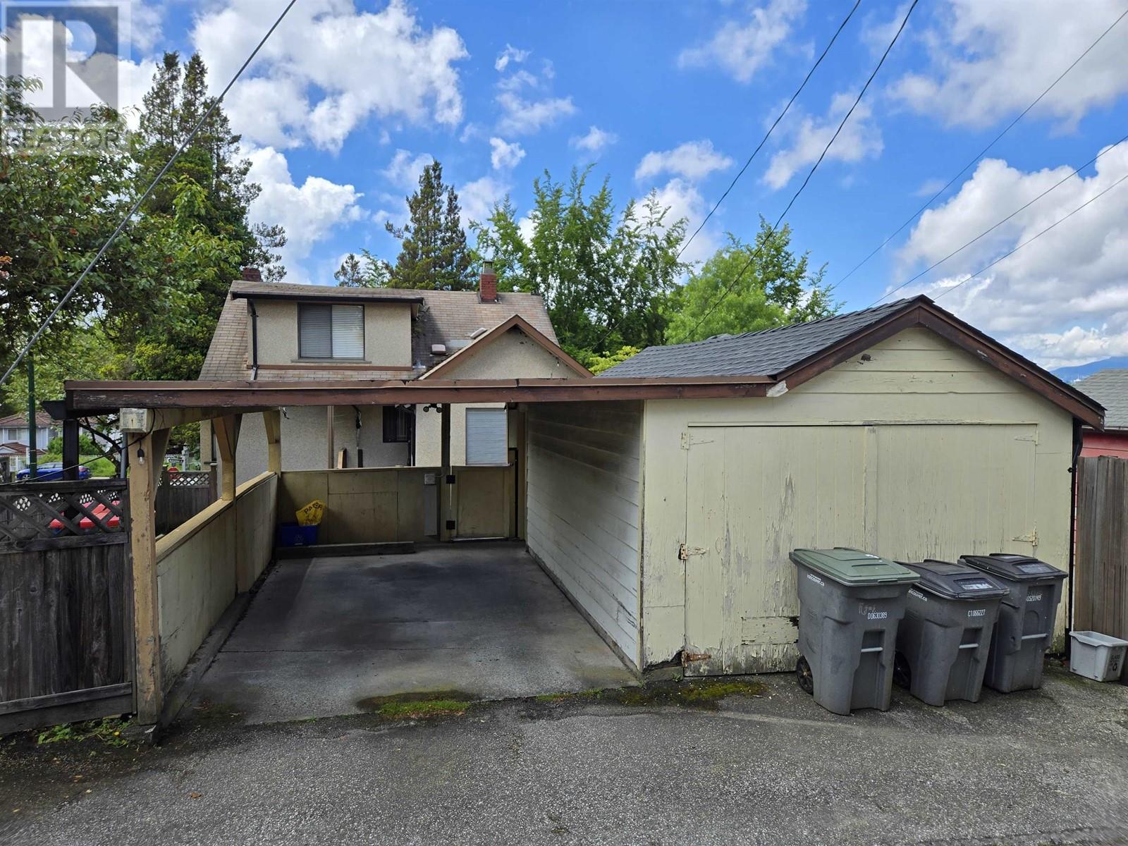 4390 NANAIMO STREET