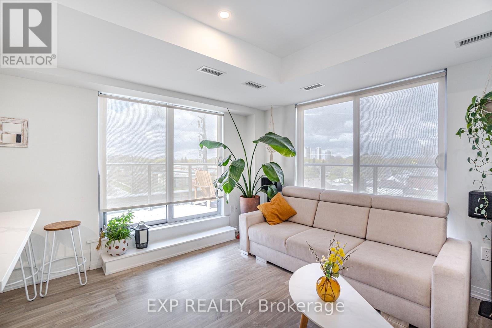 401 - 408 BROWNS LINE