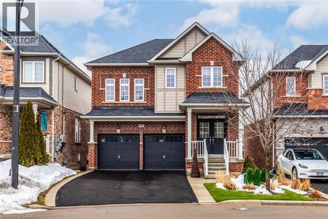 8 BOUSFIELD Court Waterdown ON L8B0T3