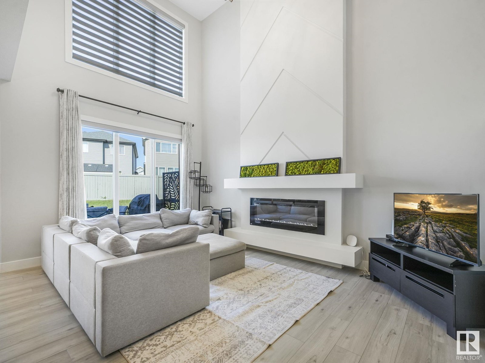 9212 222 ST NW