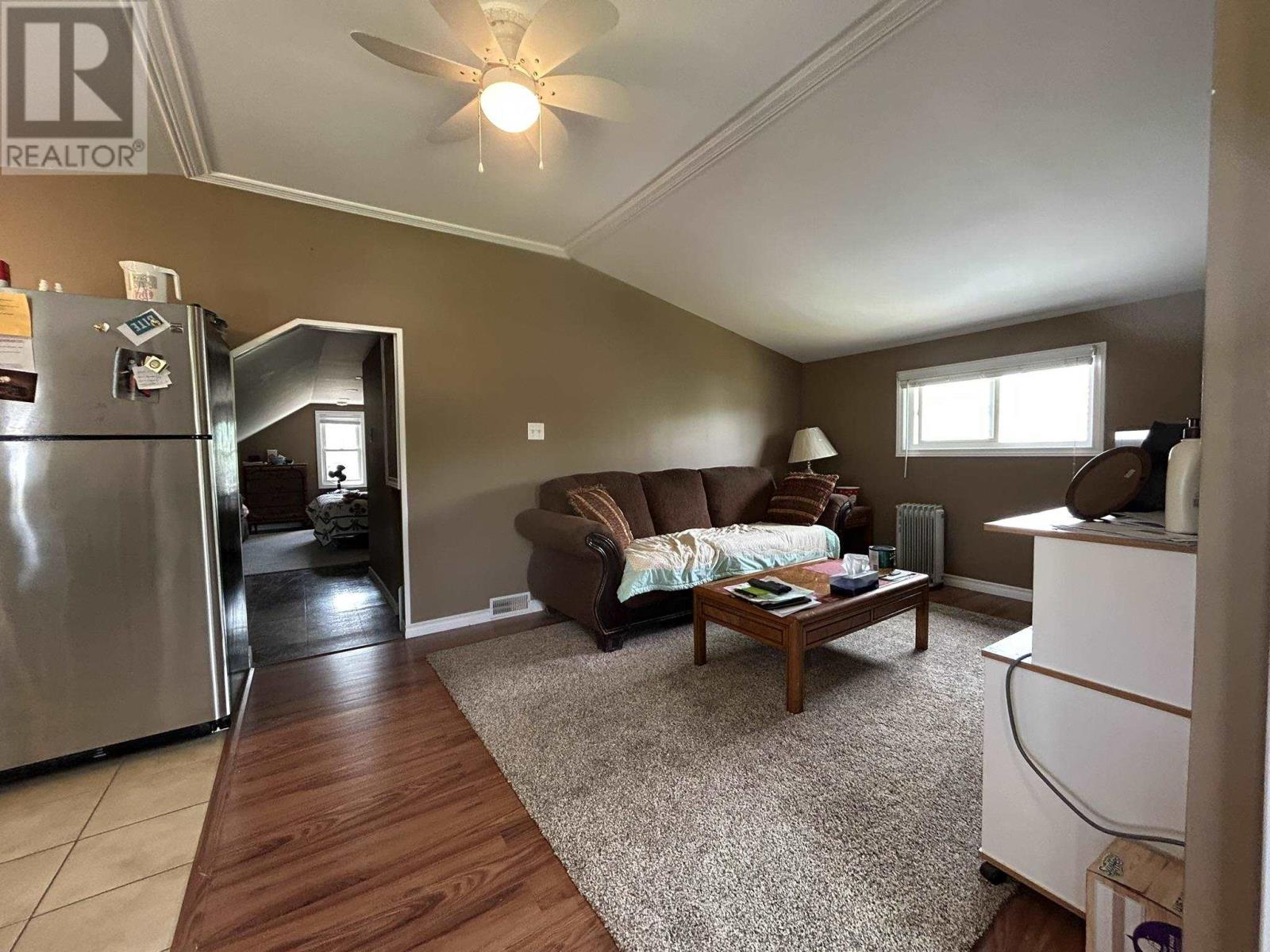 208-210 MACKENZIE AVE