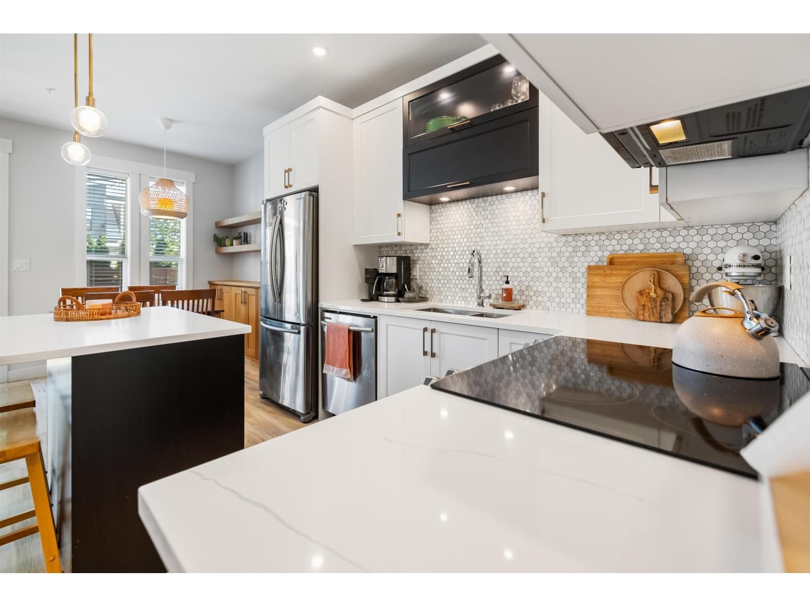 8 7140 MAITLAND AVENUE|Sardis West Vedder