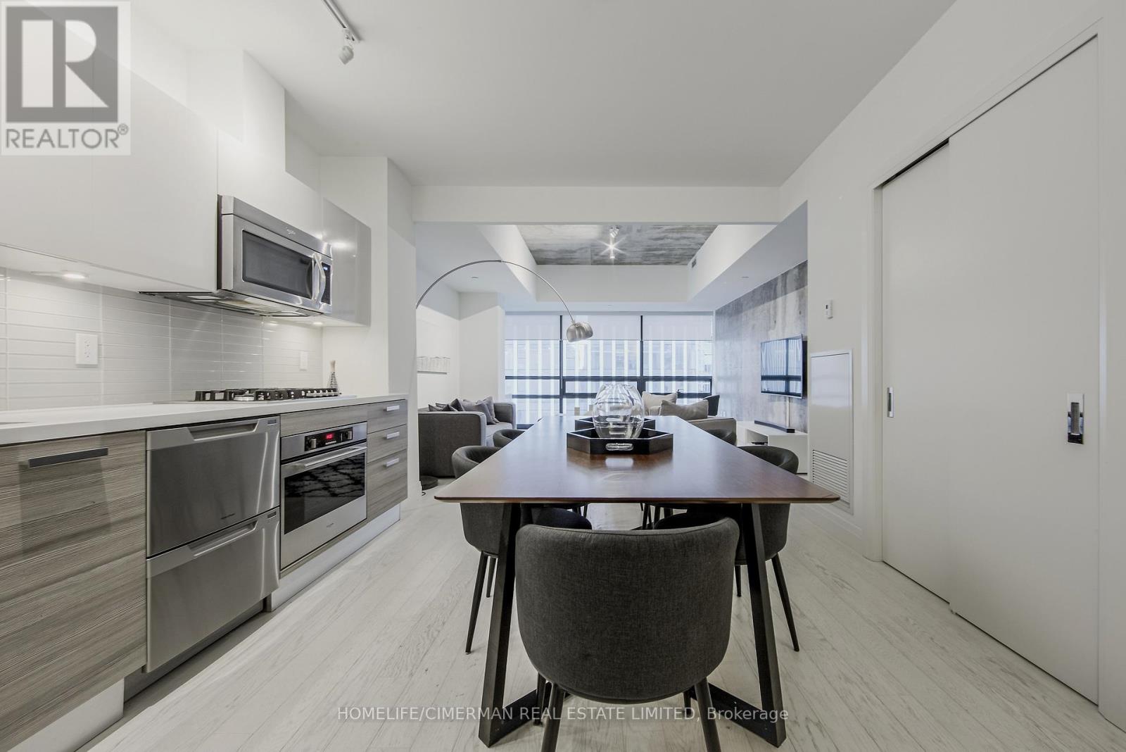 501 - 224 KING STREET W