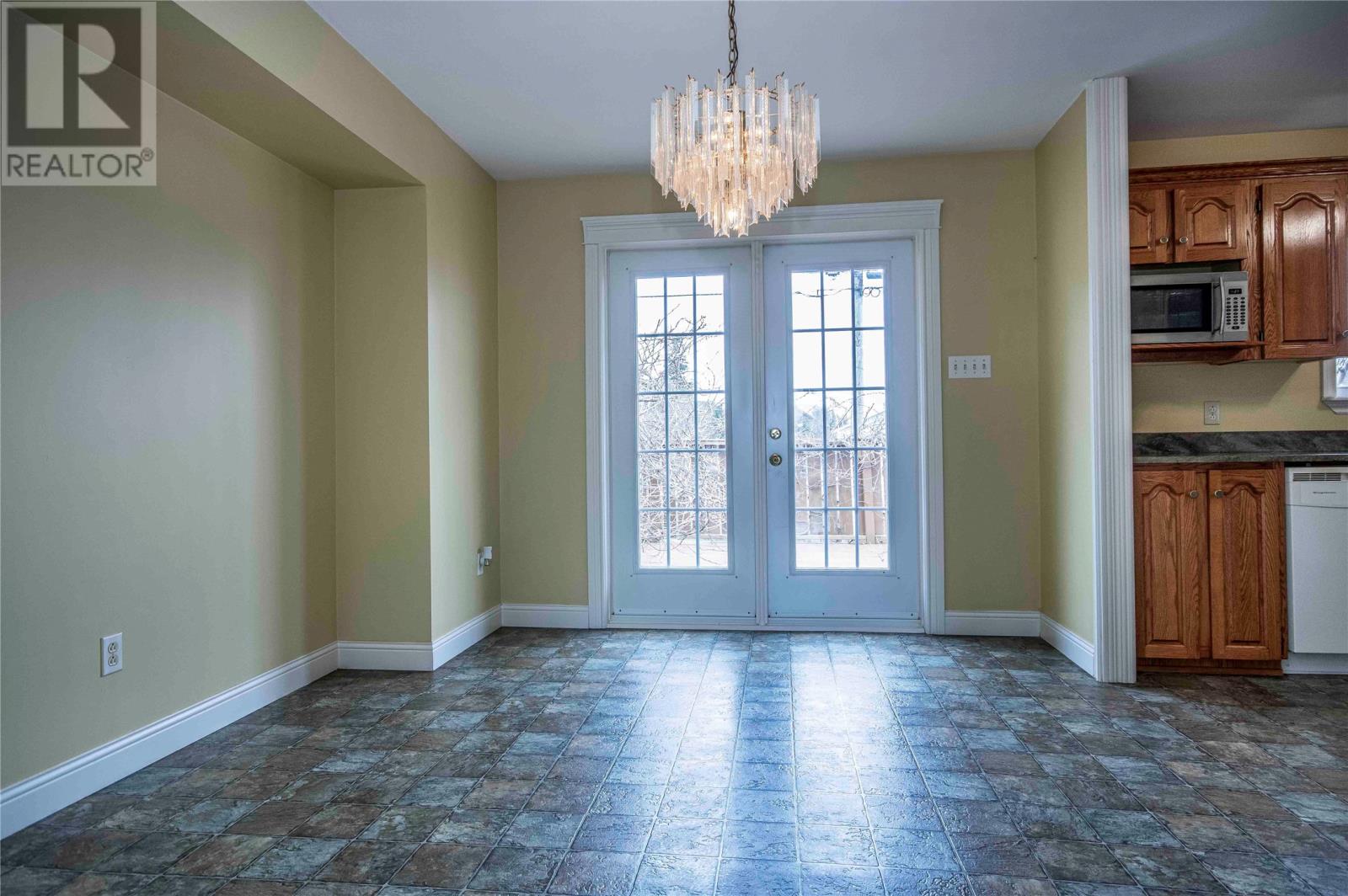 8 Breeze Place
