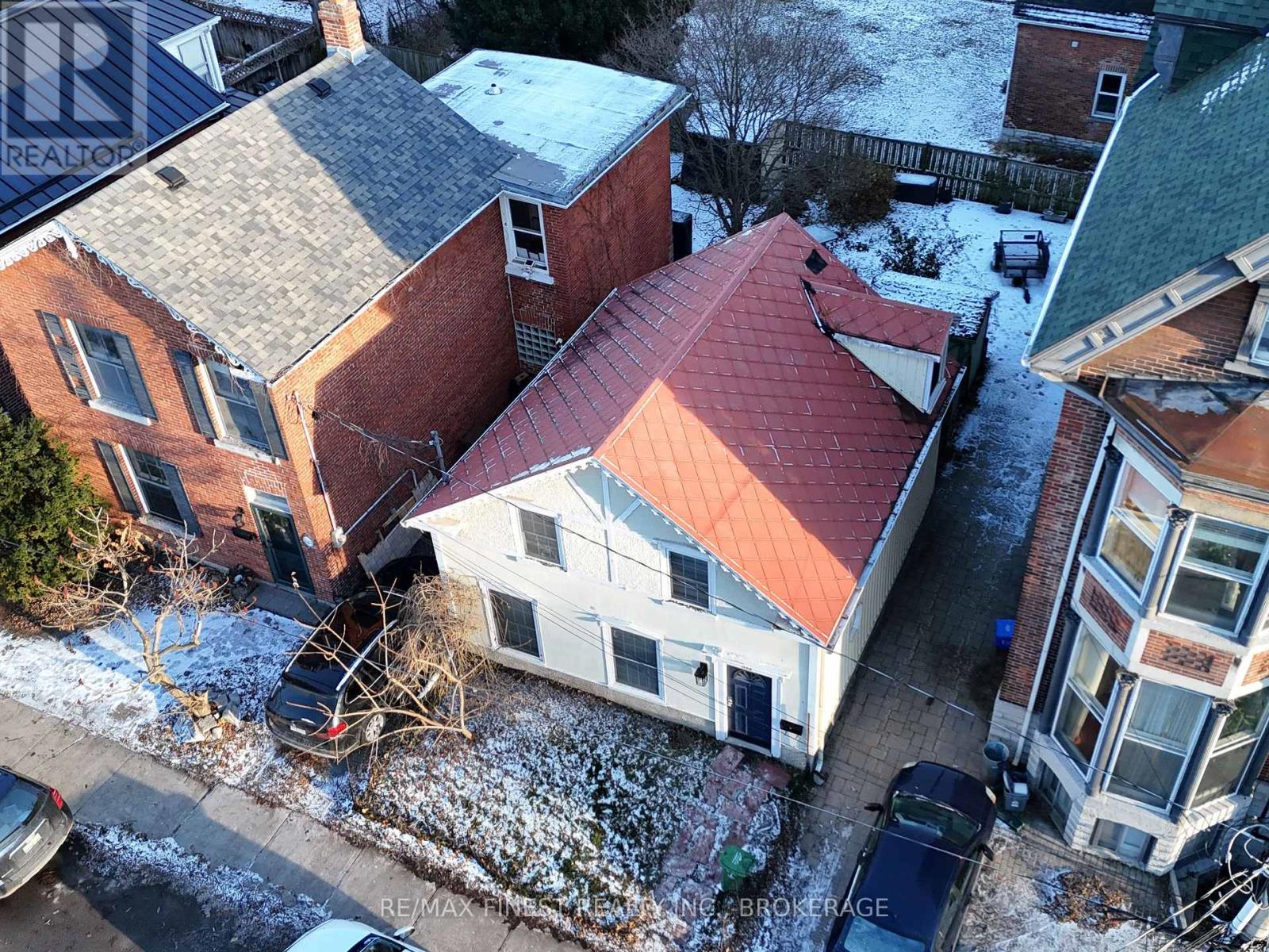 477 MACDONNELL STREET