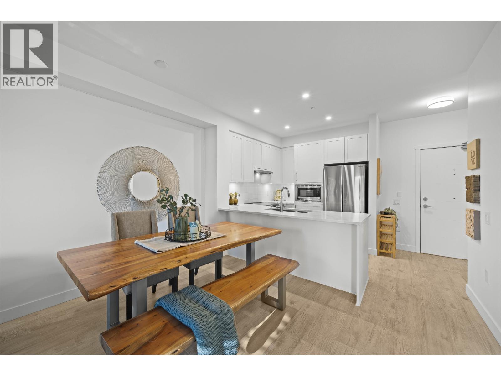 110 2160 GRANT AVENUE