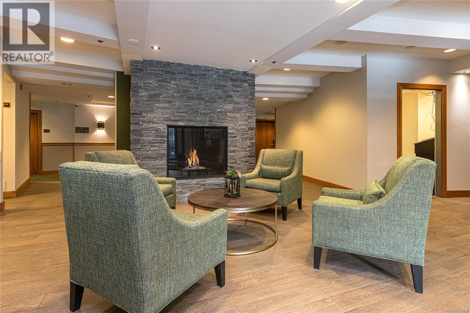 113/115A 1376 Lynburne Pl