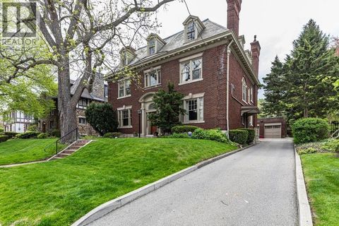 45 MARKLAND Street Hamilton ON L8P2J5