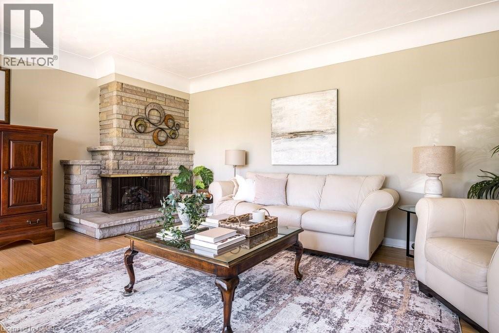 129 ONEIDA Boulevard