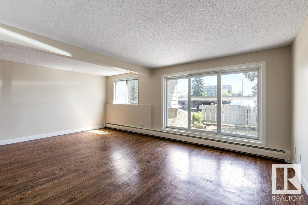#132 4404 122 ST NW