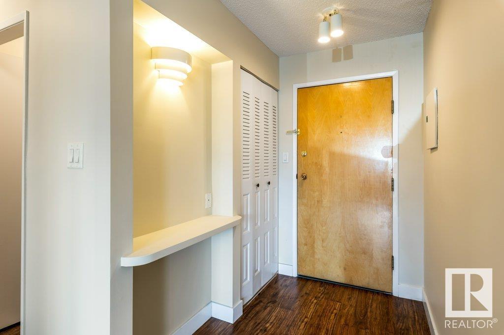 #132 4404 122 ST NW