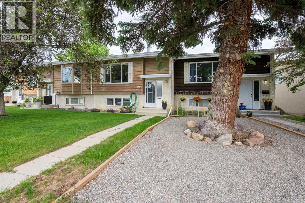 23 Selkirk Road W