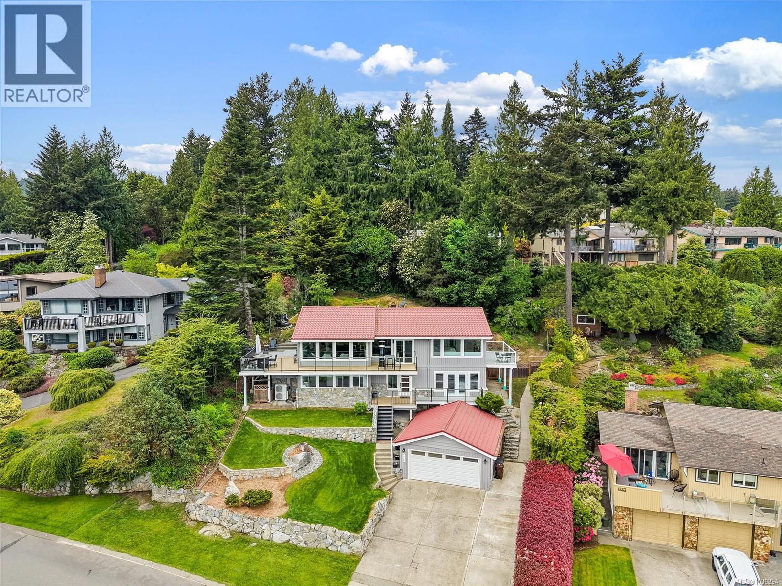 8750 Pender Park Dr