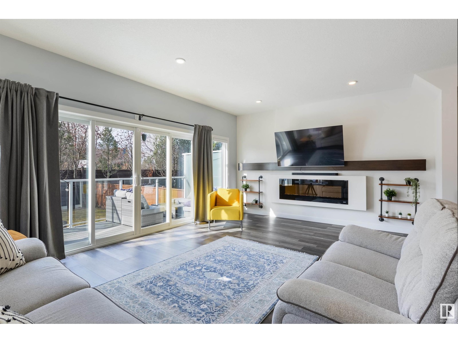 11511 24 AV NW