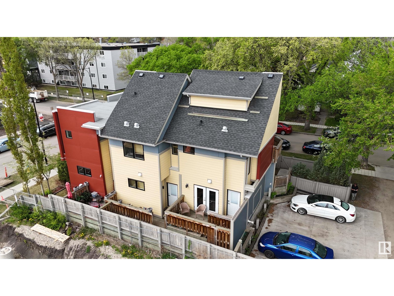 12430 105 AV NW