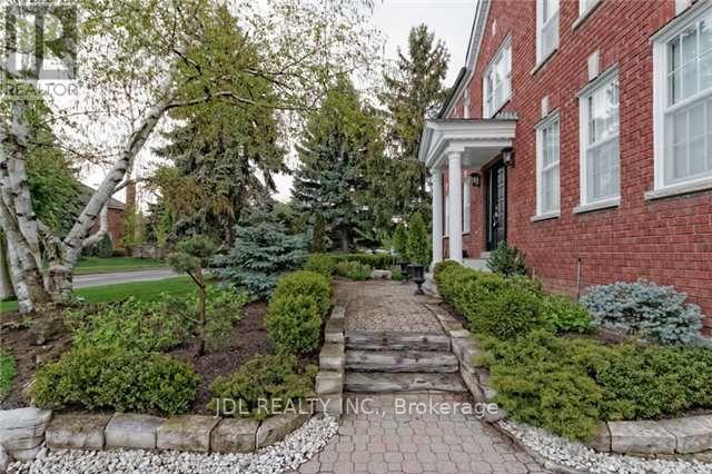 22 HILLHOLM BOULEVARD