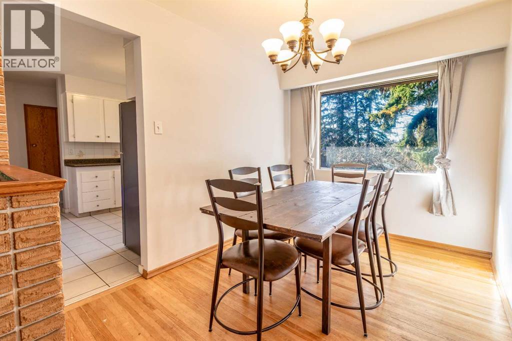 967 Northmount Drive NW