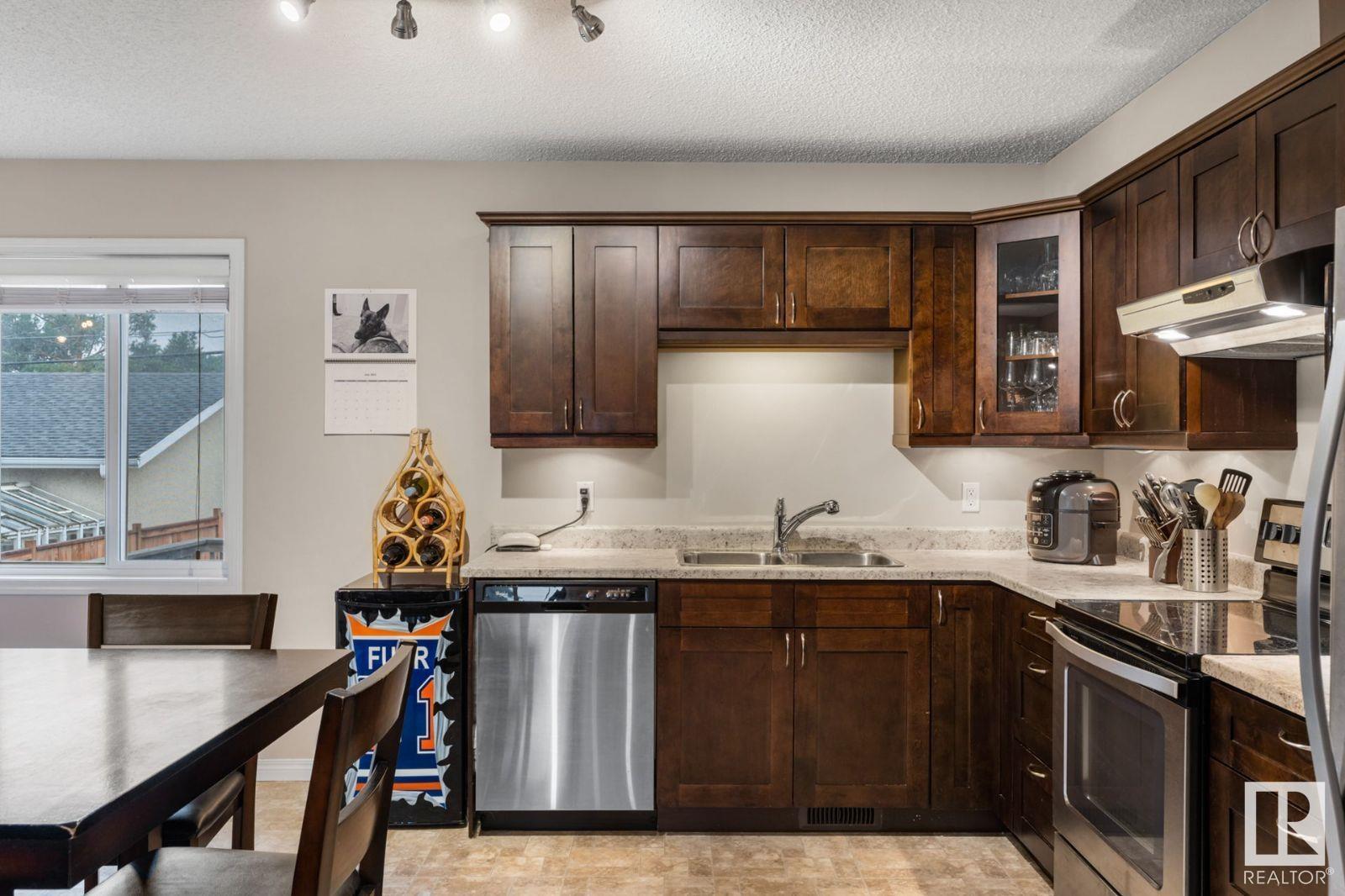 11022 157 ST NW