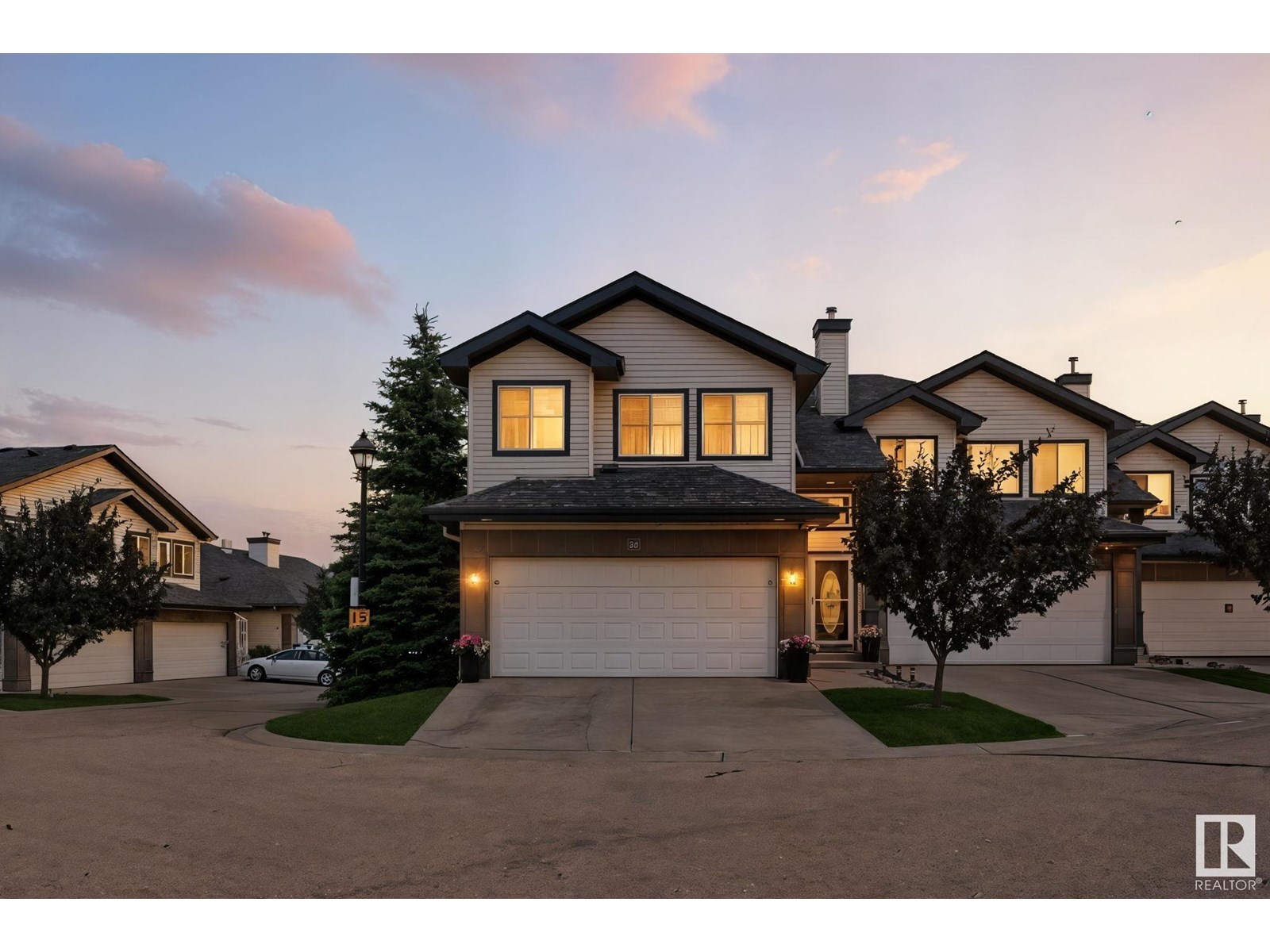 #35 3003 34 AV NW