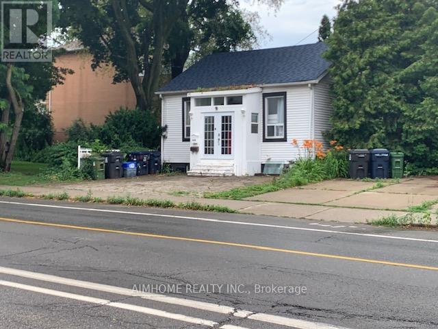 966 DUNDAS STREET E