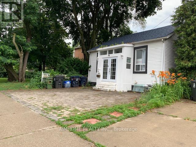 966 DUNDAS STREET E