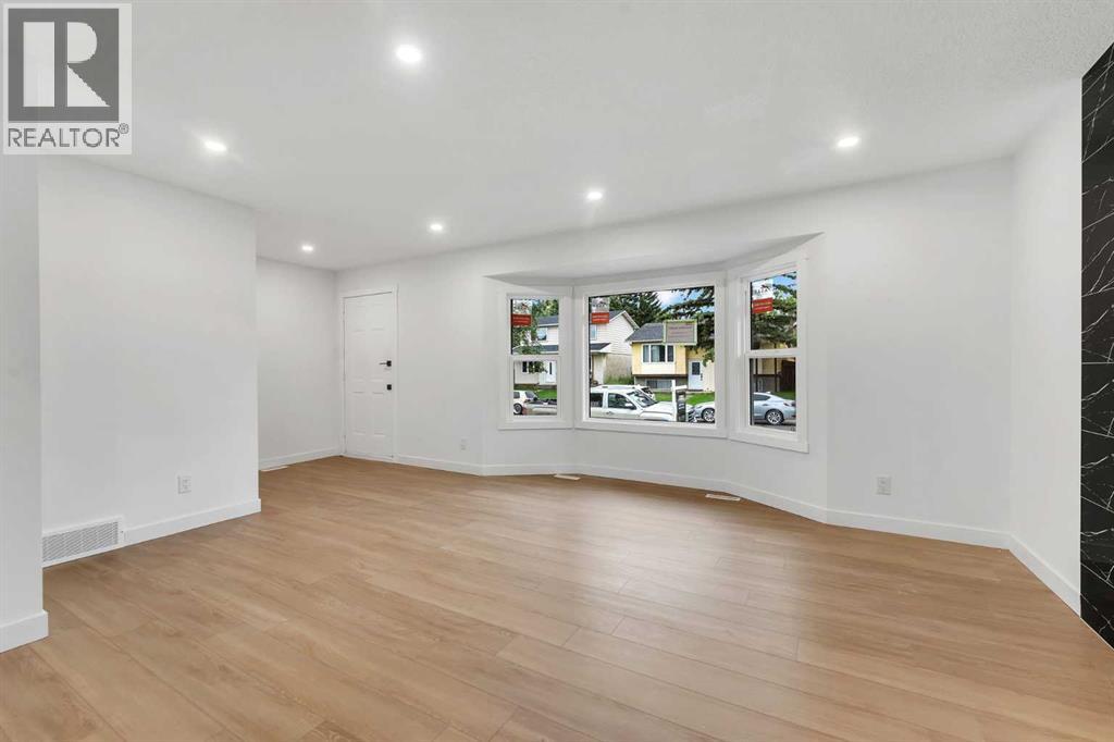 247 Rundlecairn Road NE