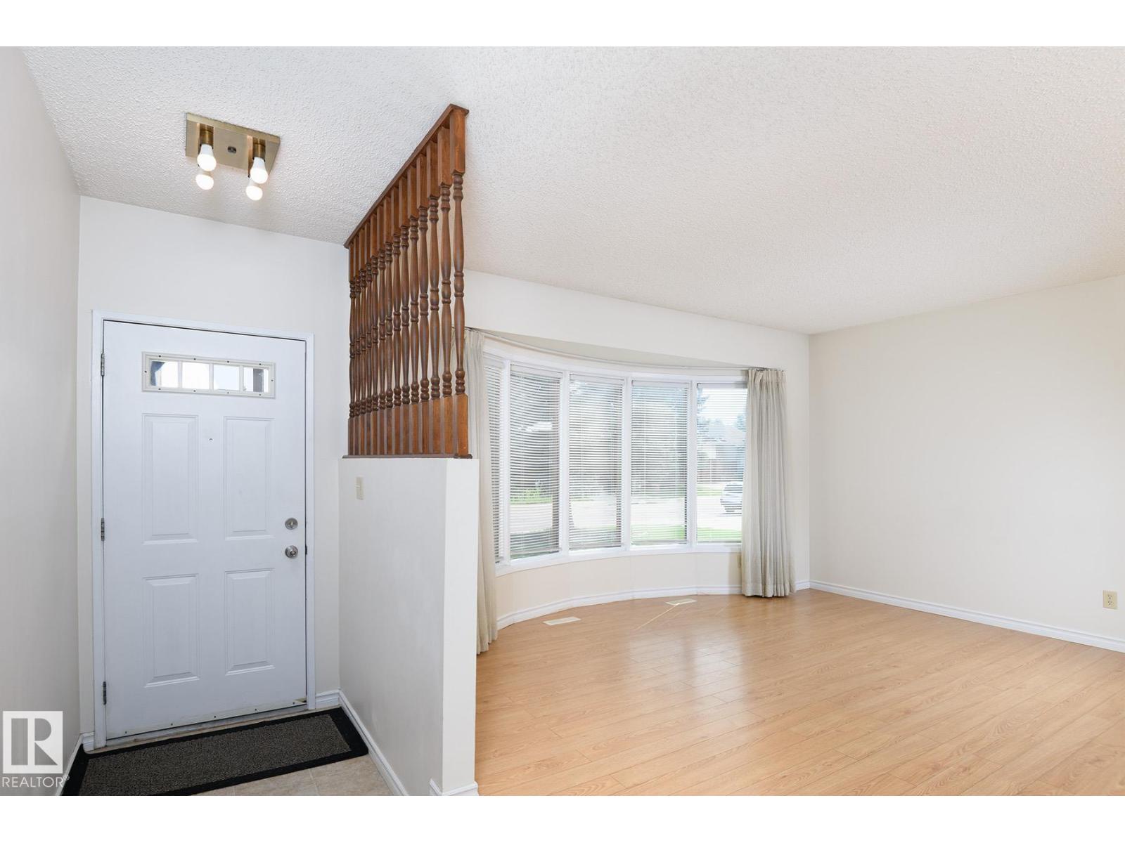 18512 98 AV NW