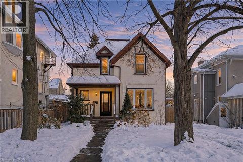 11 HEINS Avenue Kitchener ON N2G1Z7