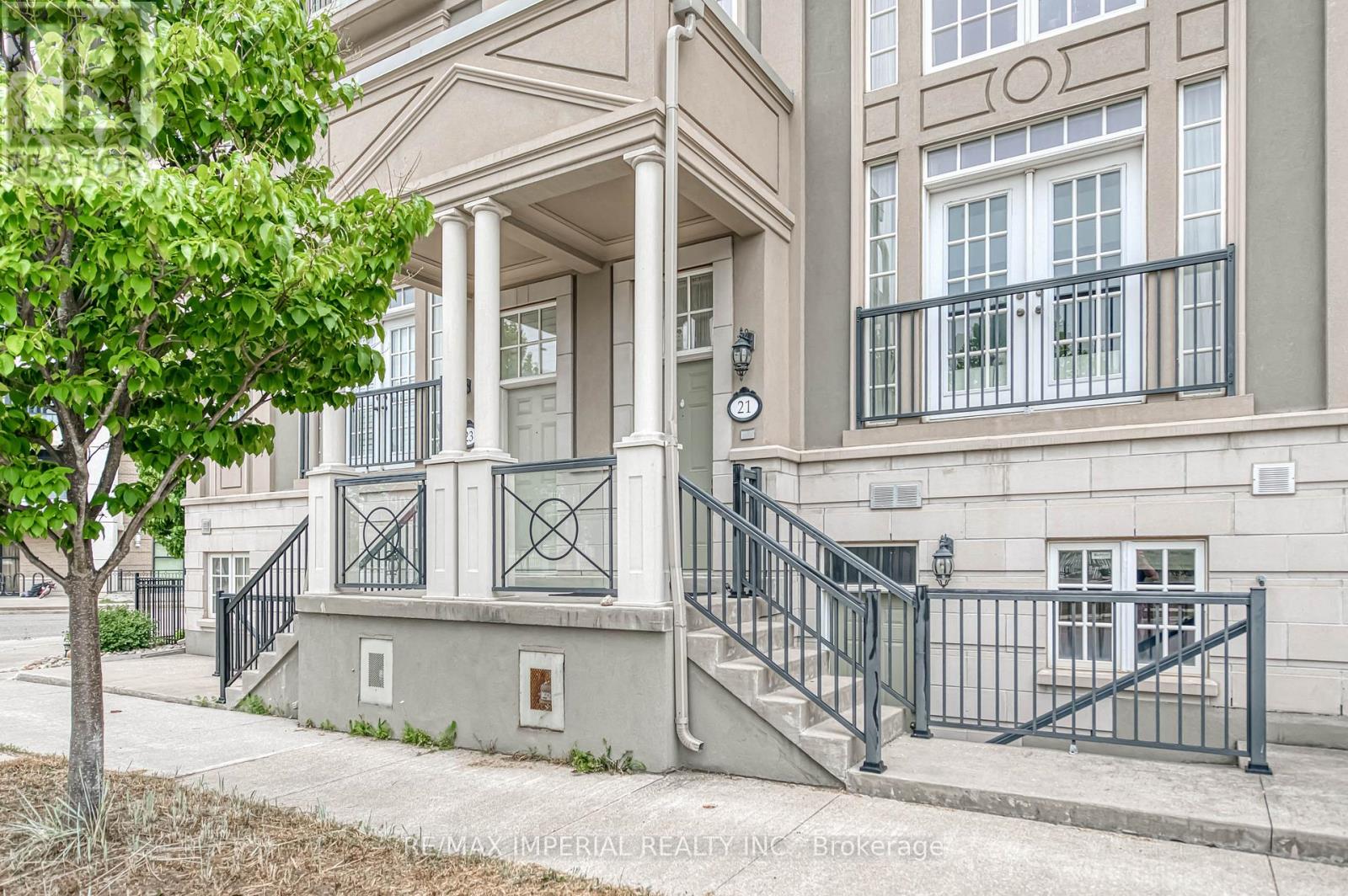 21 MACKENZIE'S STAND AVENUE